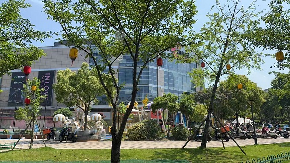 杭州印象城广场乐园1.jpg